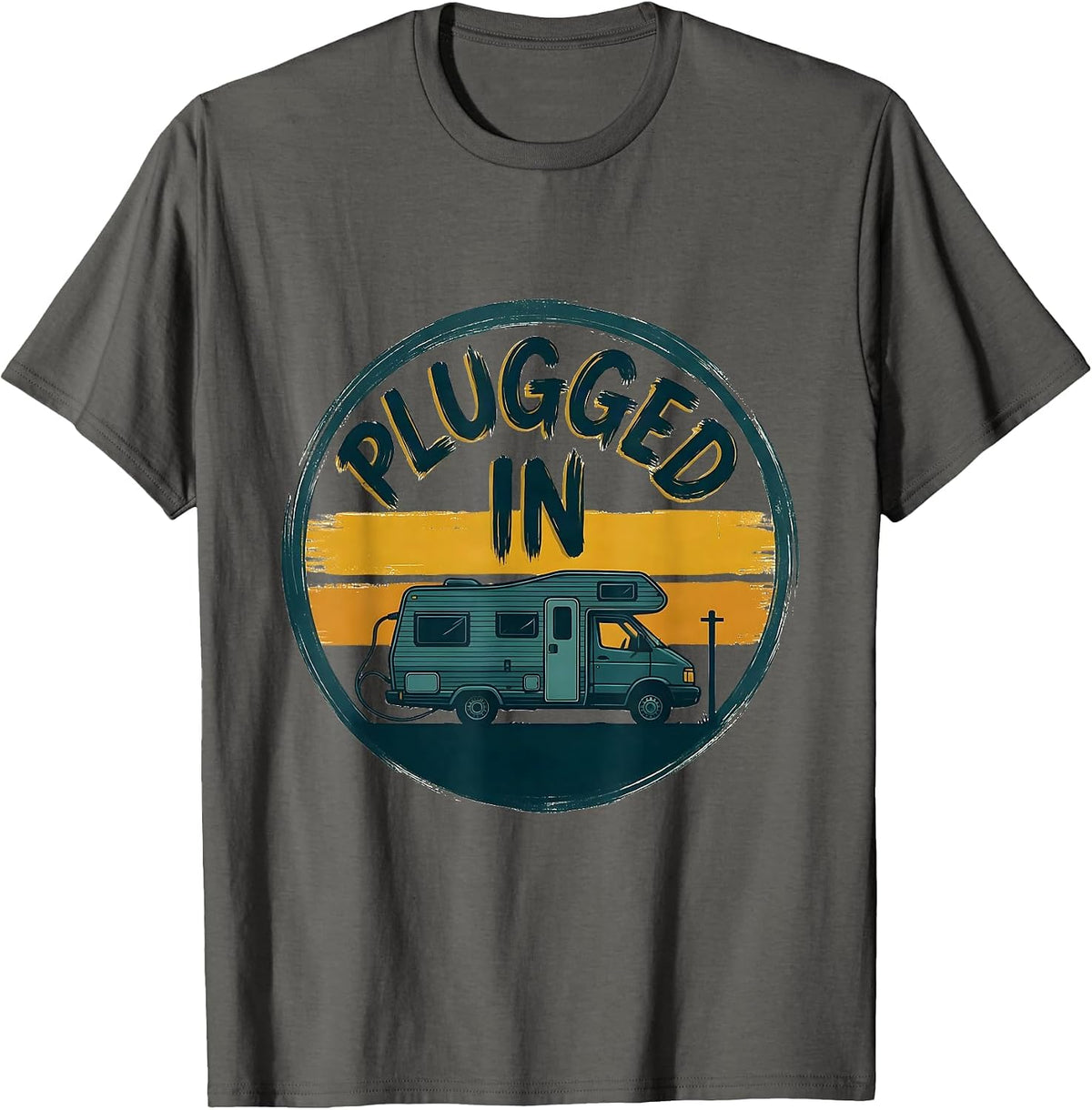 Men's Plugged In Retro Van Life Nomads Camper Badge T-Shirt - Asphalt Grey