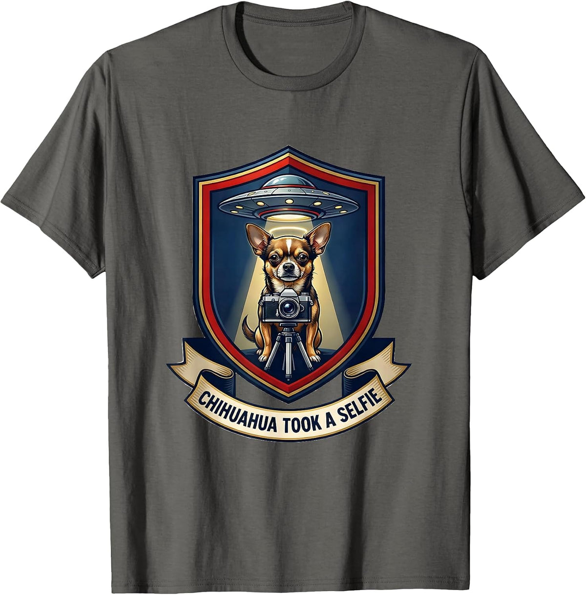 Men's Chihuahua Took A Selfie Funny Dog Breed UFO Alien Selfie T-Shirt - Asphalt Grey