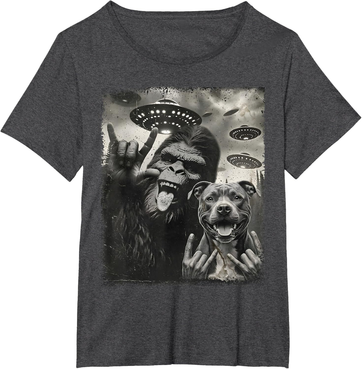 Funny Pitbull Bigfoot Selfie with Alien UFO Dog Dad Mom T-Shirt - Dark Heather Grey